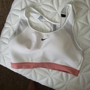 Medium Nike Motion Adapt high support Sports Bra